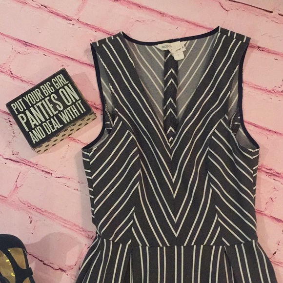 BCBG Gray Stripe Dress - Picture 4 of 8